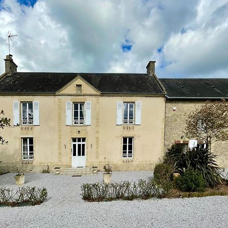 ויירוויל-סור-מר Les Chambres D'Omaha Beach Etablissement Avec Deux Chambres D'Hotes, Petit-Dejeuner Compris Fait-Maison Et Produits Locaux מראה חיצוני תמונה