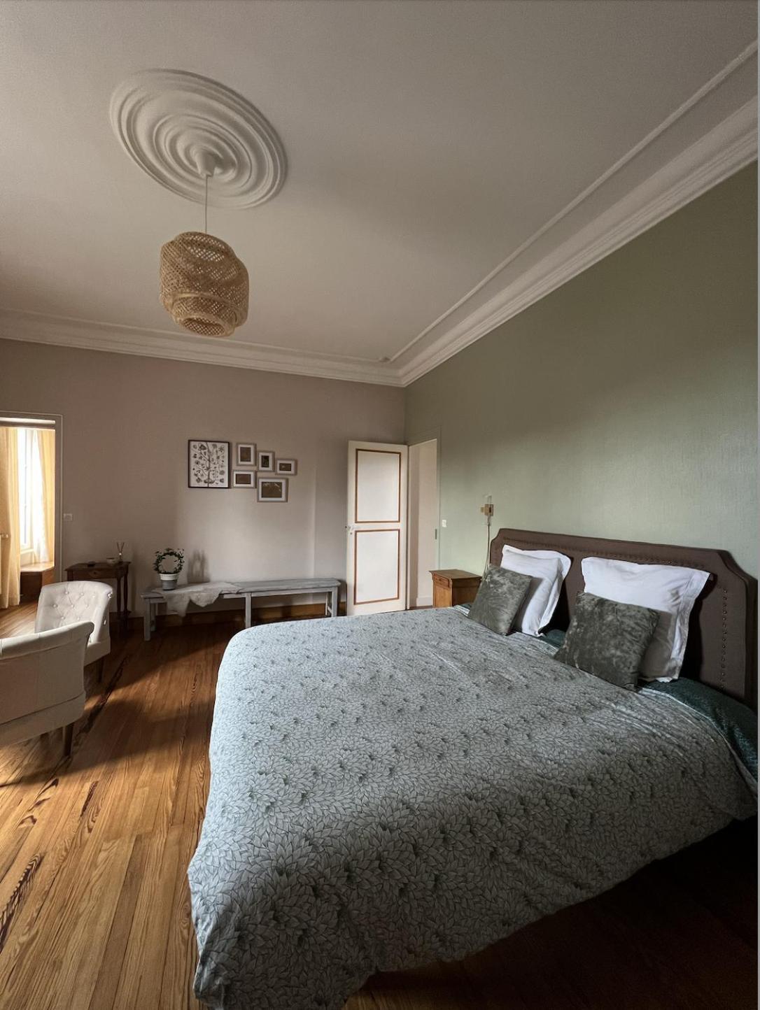 ויירוויל-סור-מר Les Chambres D'Omaha Beach Etablissement Avec Deux Chambres D'Hotes, Petit-Dejeuner Compris Fait-Maison Et Produits Locaux מראה חיצוני תמונה