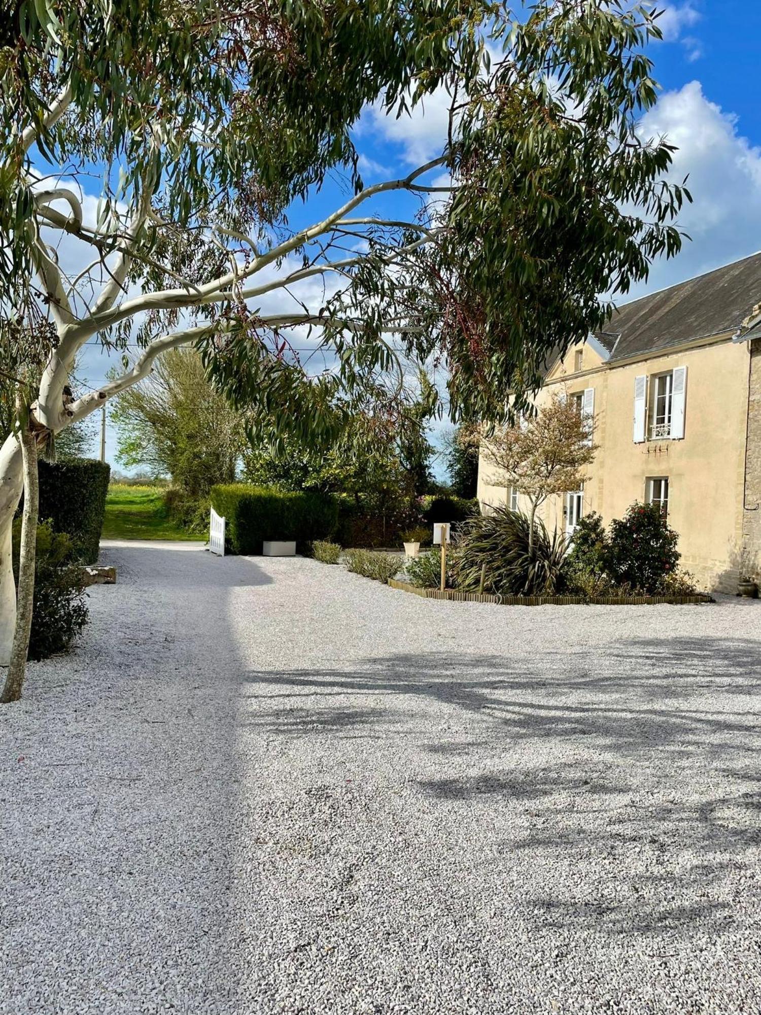 ויירוויל-סור-מר Les Chambres D'Omaha Beach Etablissement Avec Deux Chambres D'Hotes, Petit-Dejeuner Compris Fait-Maison Et Produits Locaux מראה חיצוני תמונה