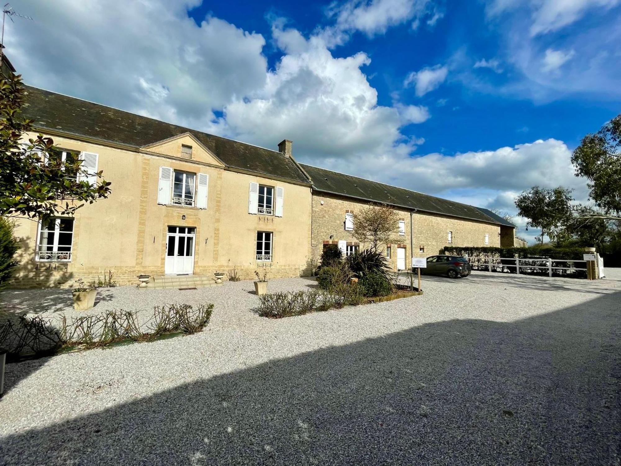 ויירוויל-סור-מר Les Chambres D'Omaha Beach Etablissement Avec Deux Chambres D'Hotes, Petit-Dejeuner Compris Fait-Maison Et Produits Locaux מראה חיצוני תמונה