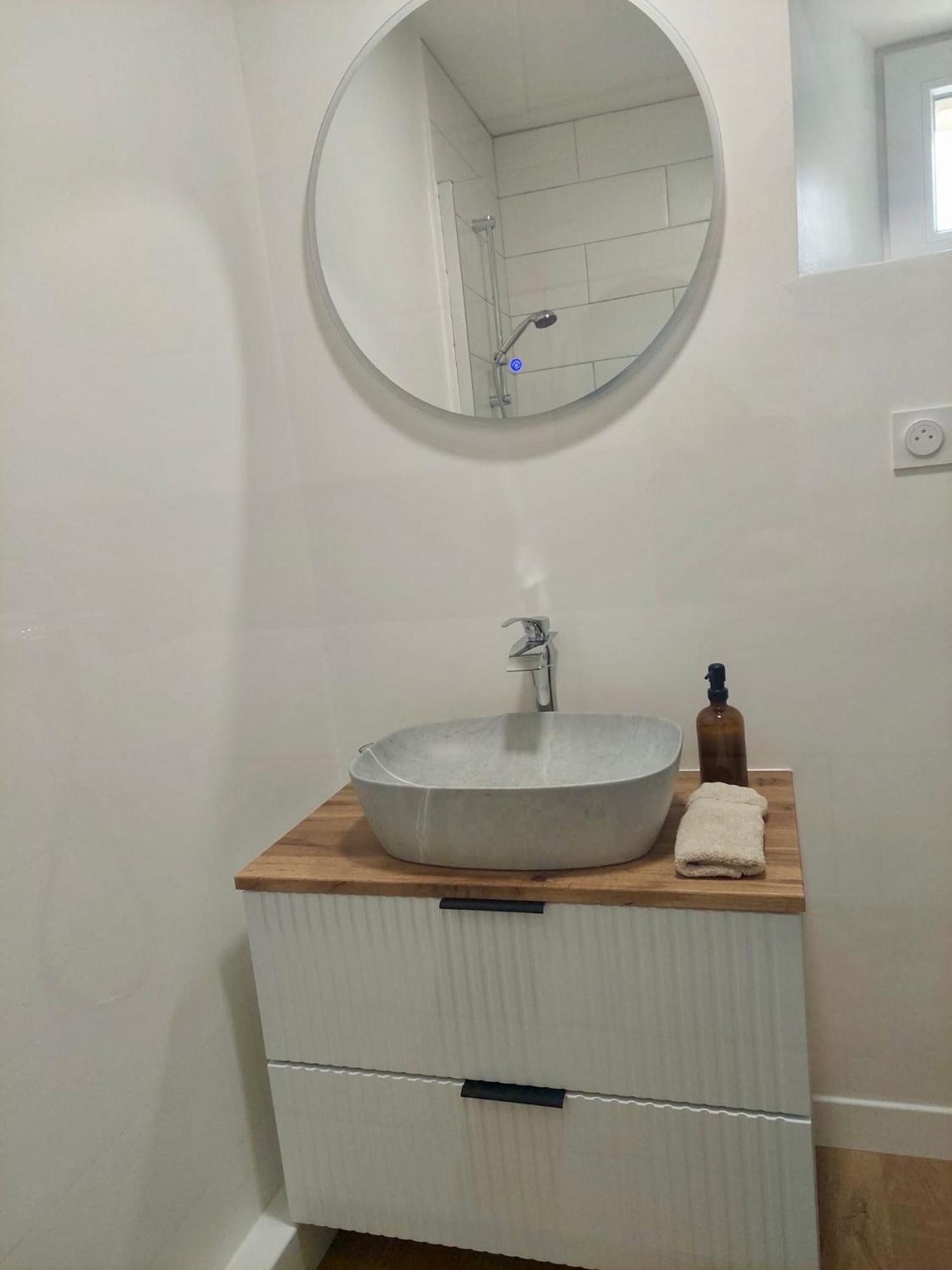 ויירוויל-סור-מר Les Chambres D'Omaha Beach Etablissement Avec Deux Chambres D'Hotes, Petit-Dejeuner Compris Fait-Maison Et Produits Locaux מראה חיצוני תמונה