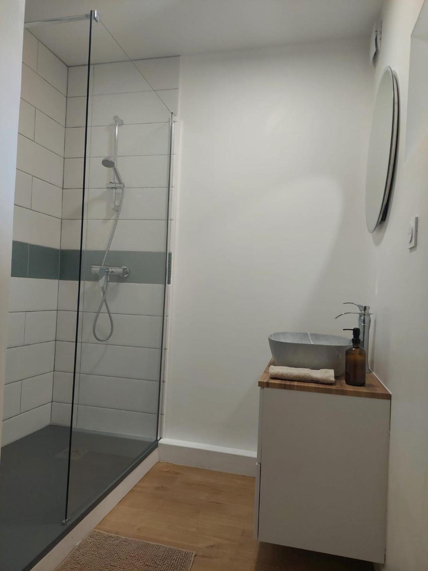 ויירוויל-סור-מר Les Chambres D'Omaha Beach Etablissement Avec Deux Chambres D'Hotes, Petit-Dejeuner Compris Fait-Maison Et Produits Locaux מראה חיצוני תמונה